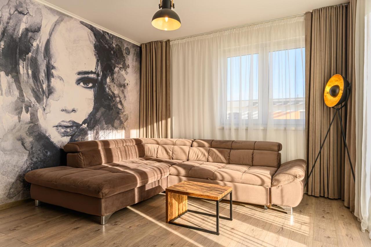 Koa - Moon Penthouse Apartment Brasov Luaran gambar
