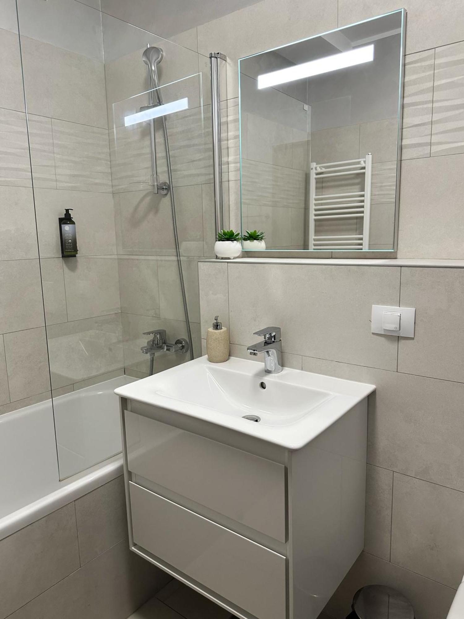 Koa - Moon Penthouse Apartment Brasov Luaran gambar