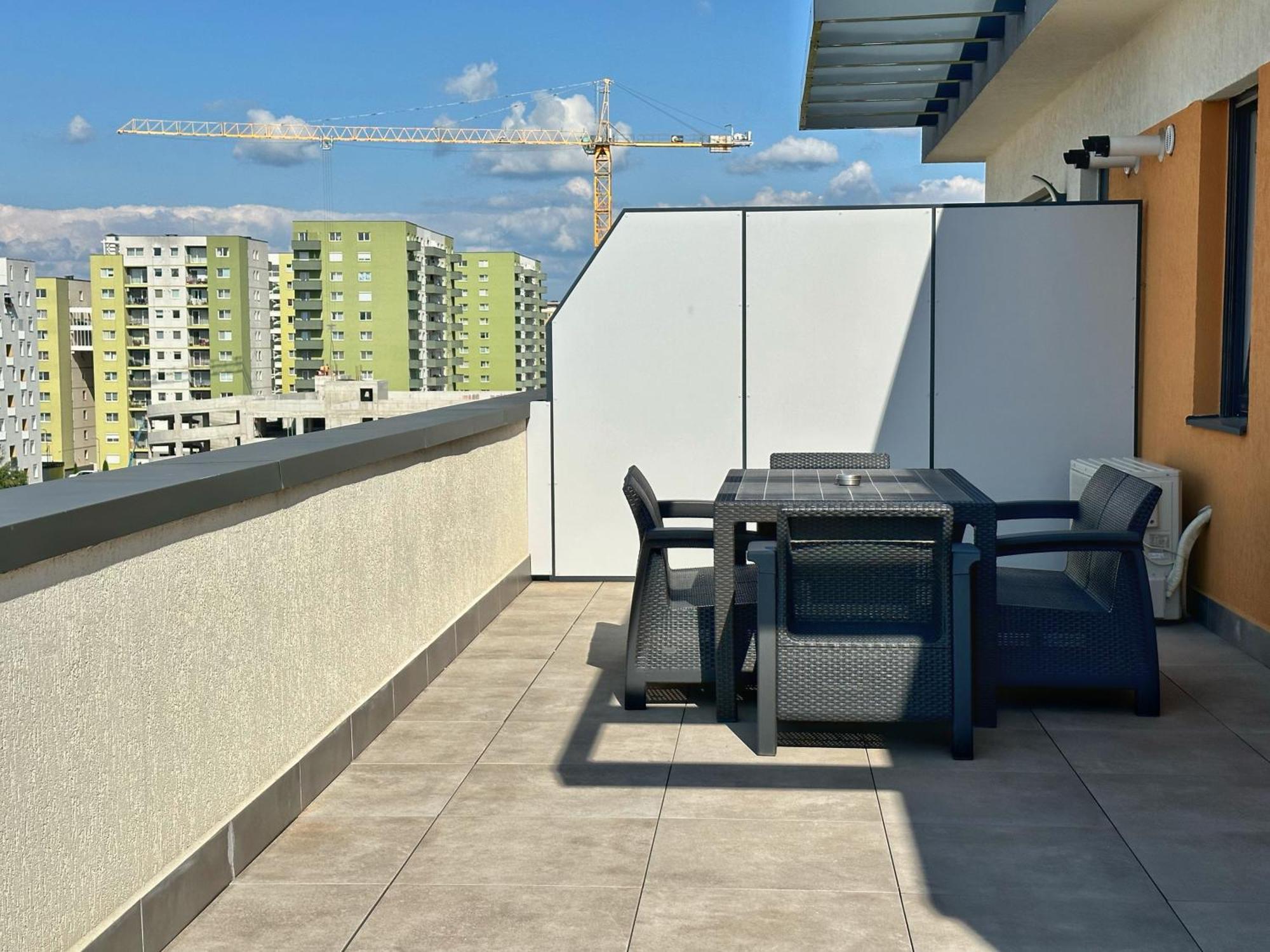 Koa - Moon Penthouse Apartment Brasov Luaran gambar