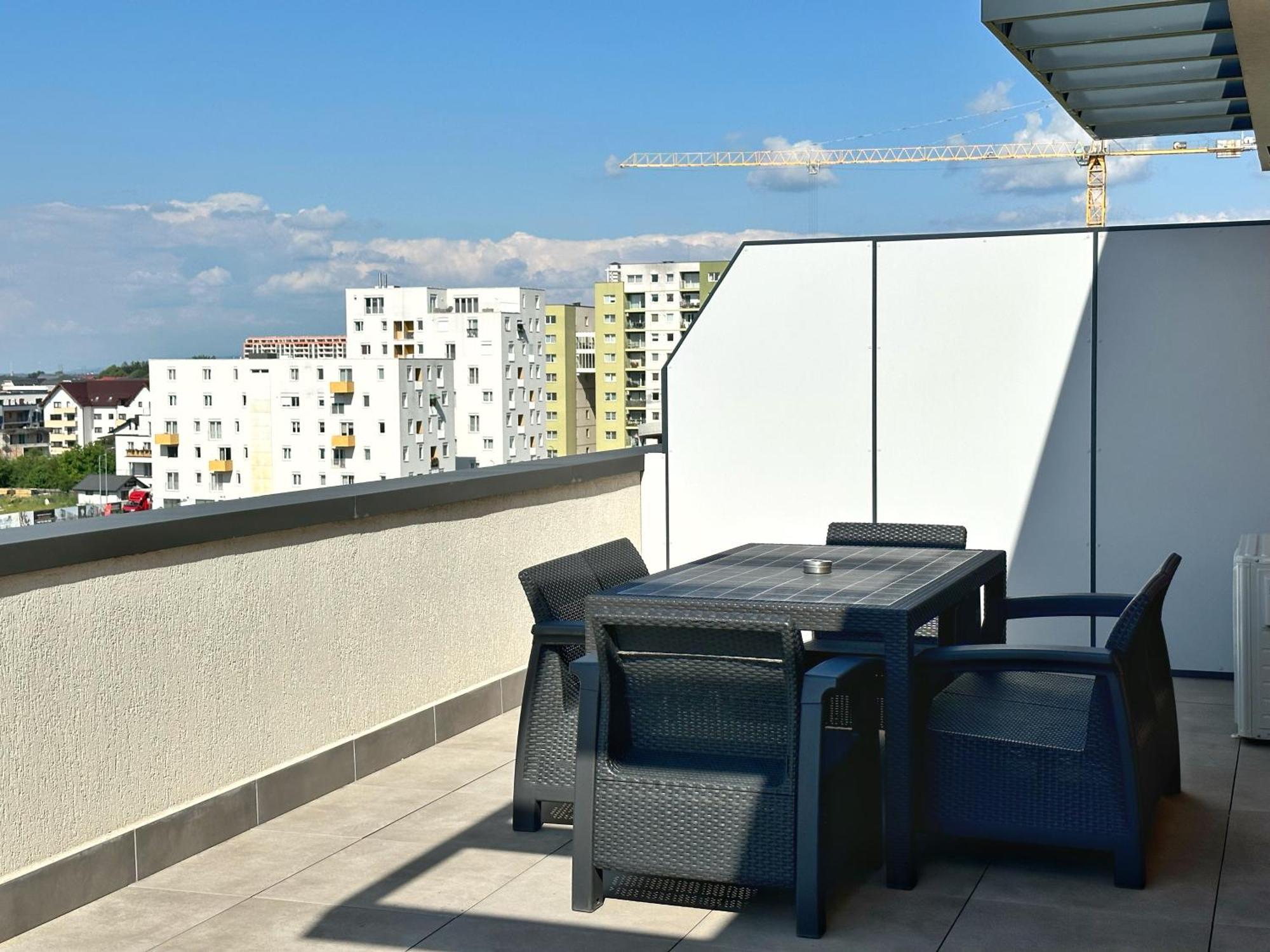 Koa - Moon Penthouse Apartment Brasov Luaran gambar